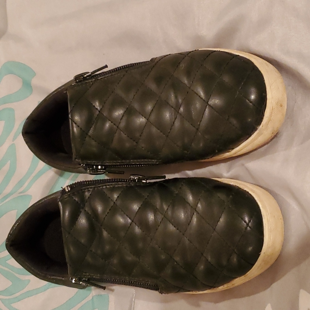 Kids Black Brash shoes size 2